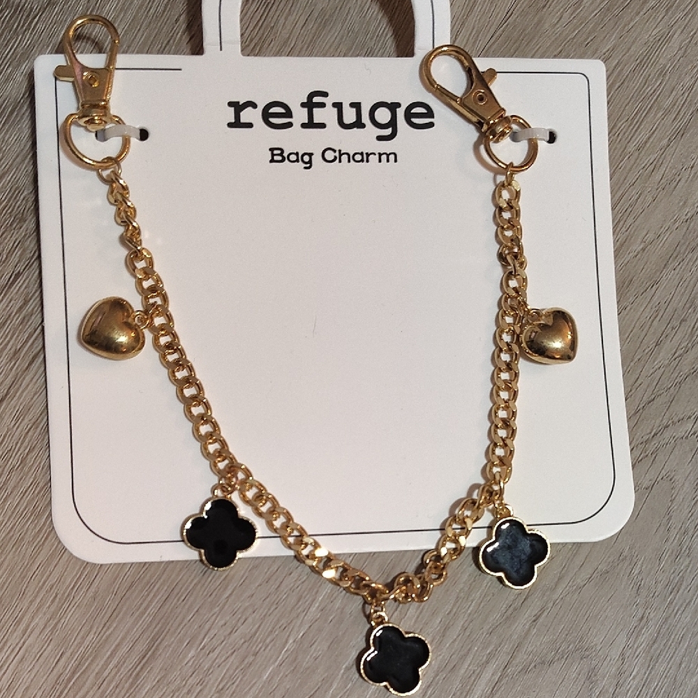 🆕Lux Bag Charm Chain w Gold Hearts & Black Clovers -